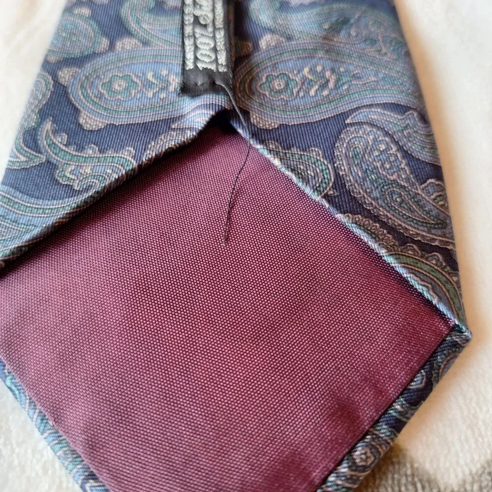 417‎ by Van Heusen Men's Necktie Blue Green Paisley 100% Silk Made In USA